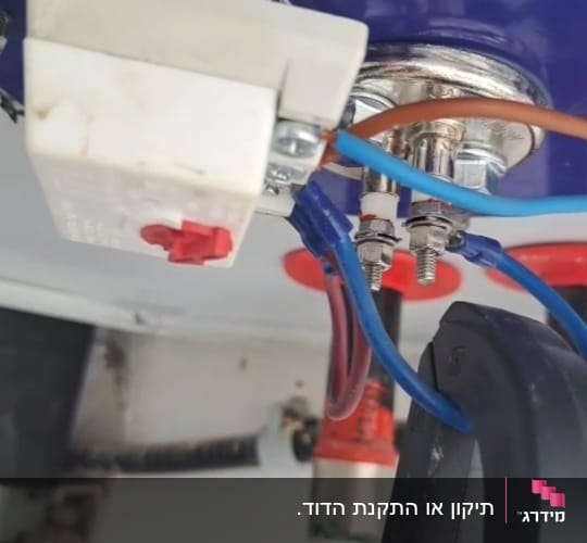 חיבורים וצנרת במערכת חימום מים
